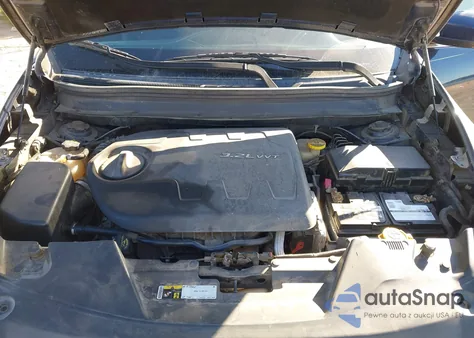 2014 Jeep Cherokee Latitude z USA, uszkodzony, nr VIN 1C4PJMCS0EW226740